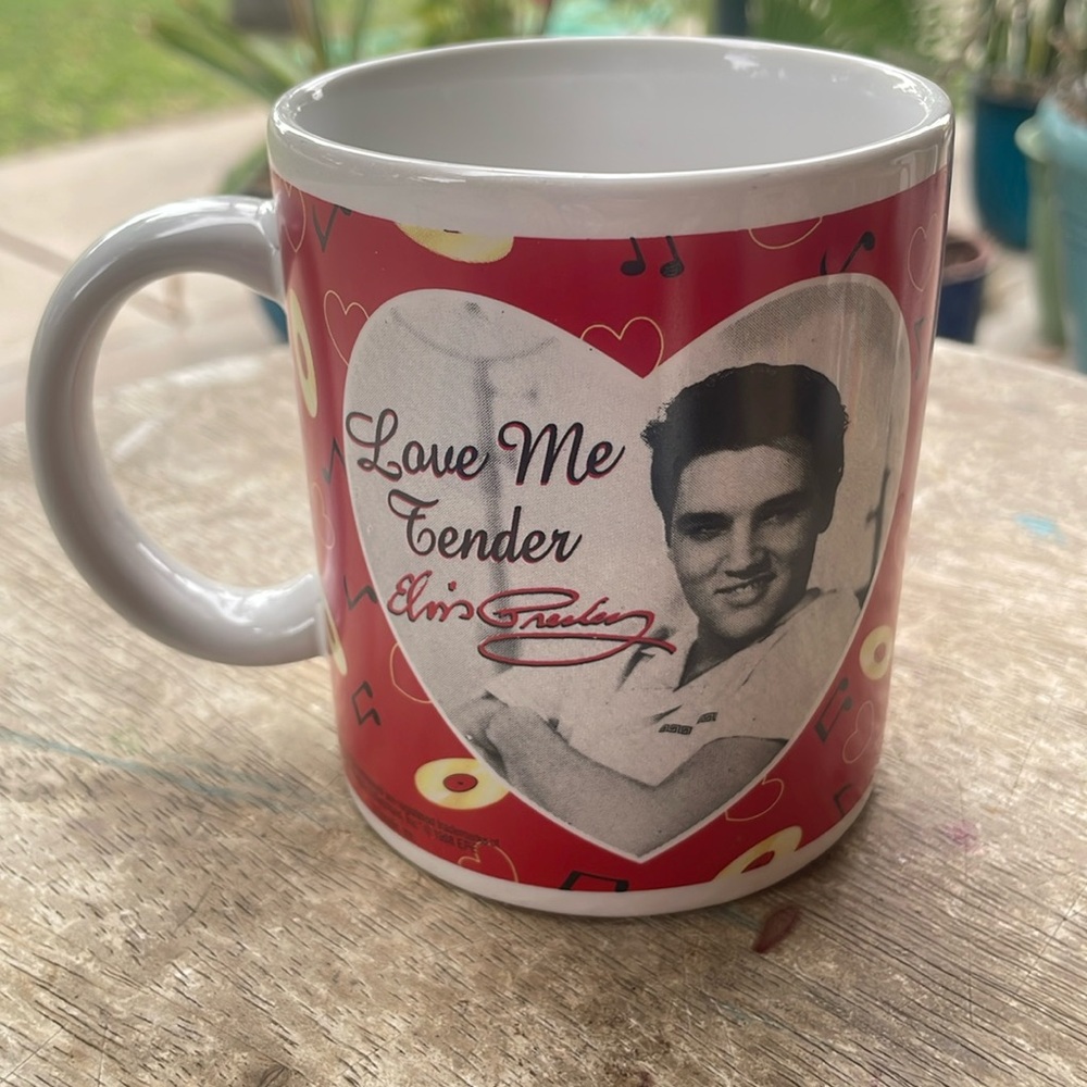 ELVIS 90’s LOVE ME TENDER coffee mug
